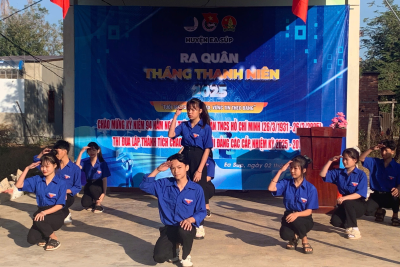 ĐOÀN TRƯỜNG THCS EA LÊ SÔI NỔI THAM GIA RA QUÂN THÁNG THANH NIÊN 3/2025